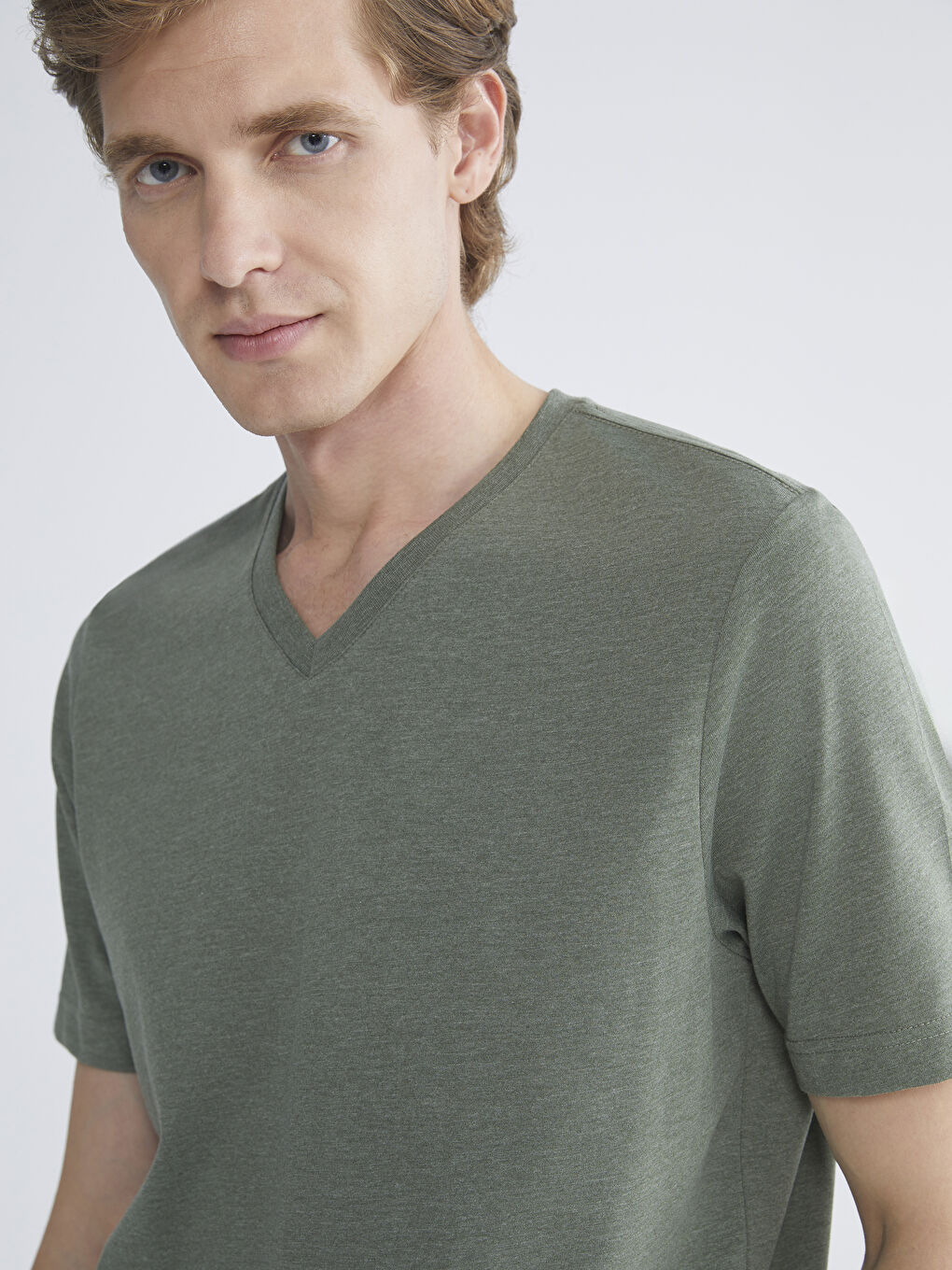 Haki V Yaka Penye Erkek Tişört-2