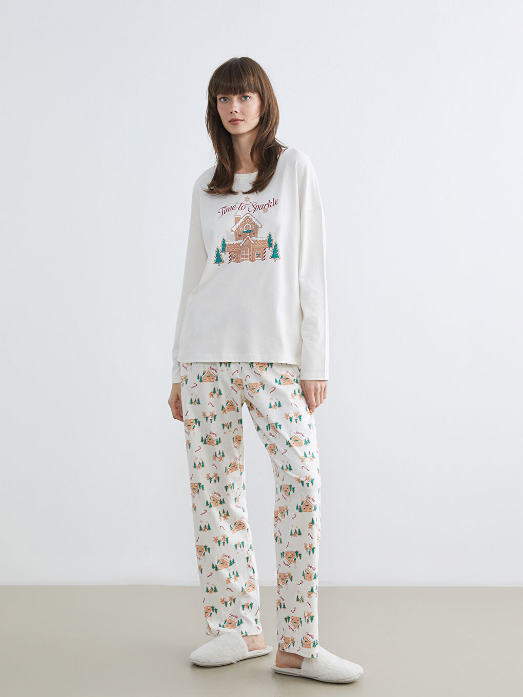 Crew Neck New Year Themed Women's Pyjama Set-1