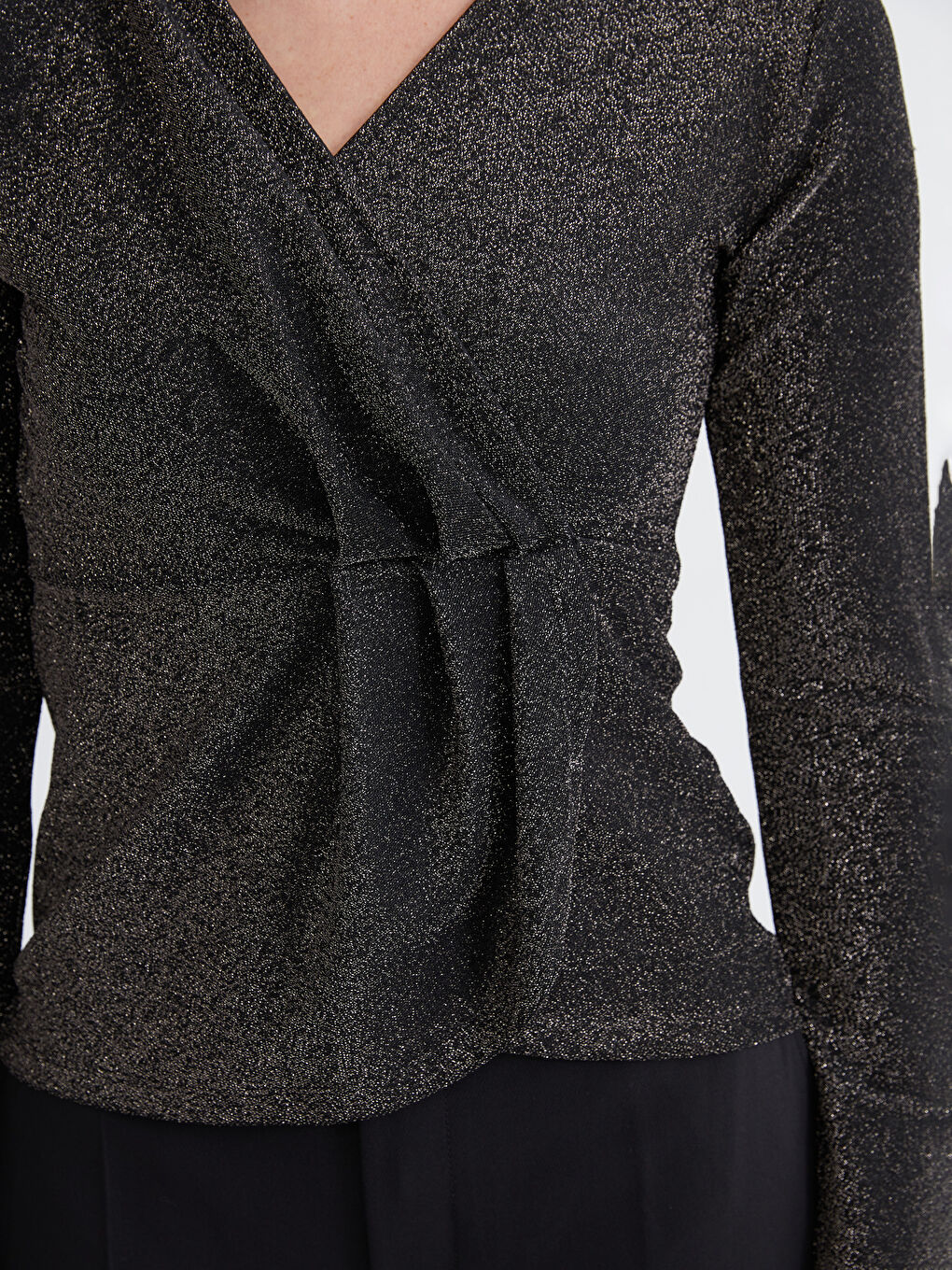 Karışık Kruvaze Yaka Parlak Görünümlü Büzgülü Bluz-2