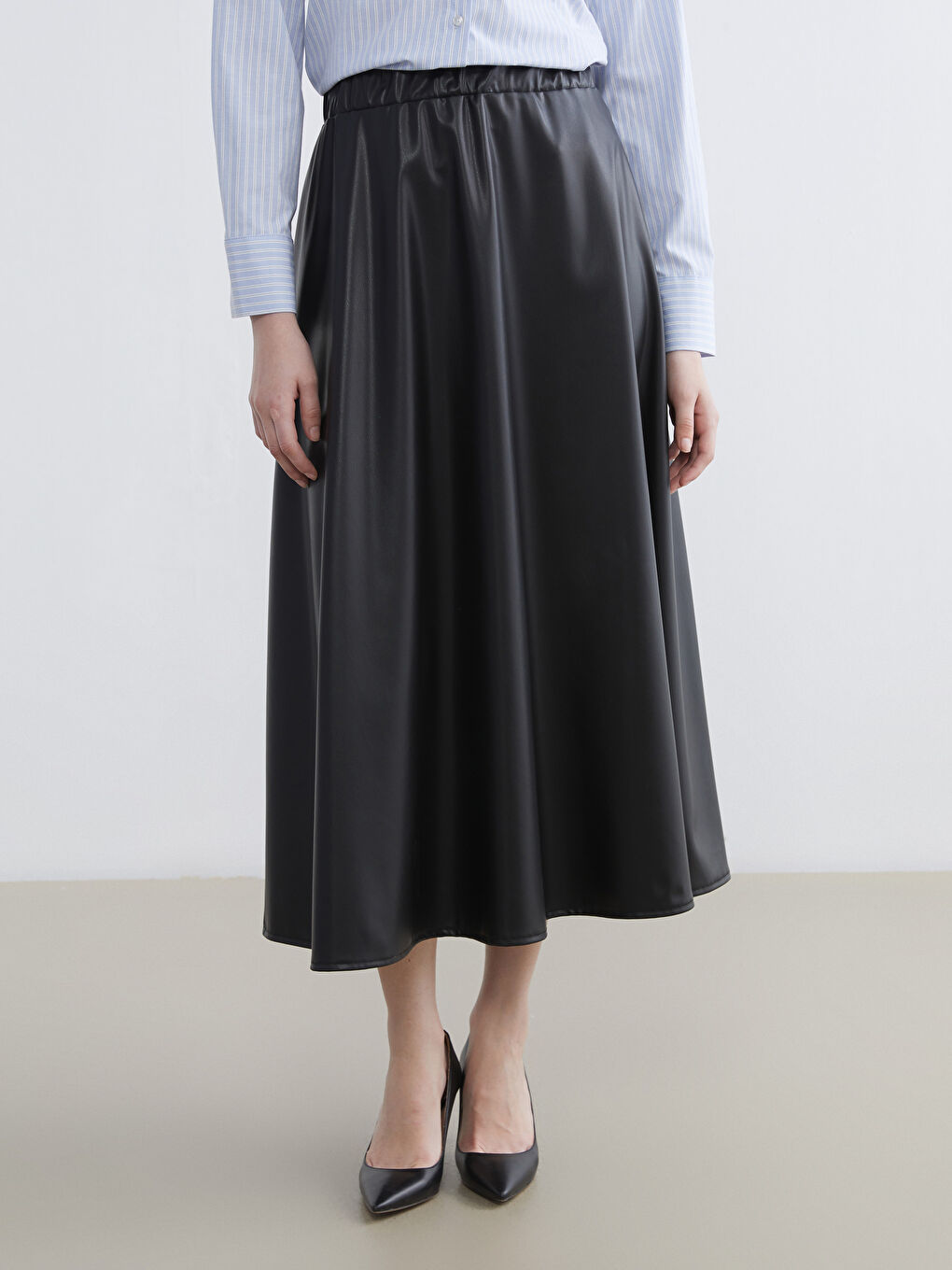 Siyah Beli Lastikli Deri Görünümlü Kloş Etek-1