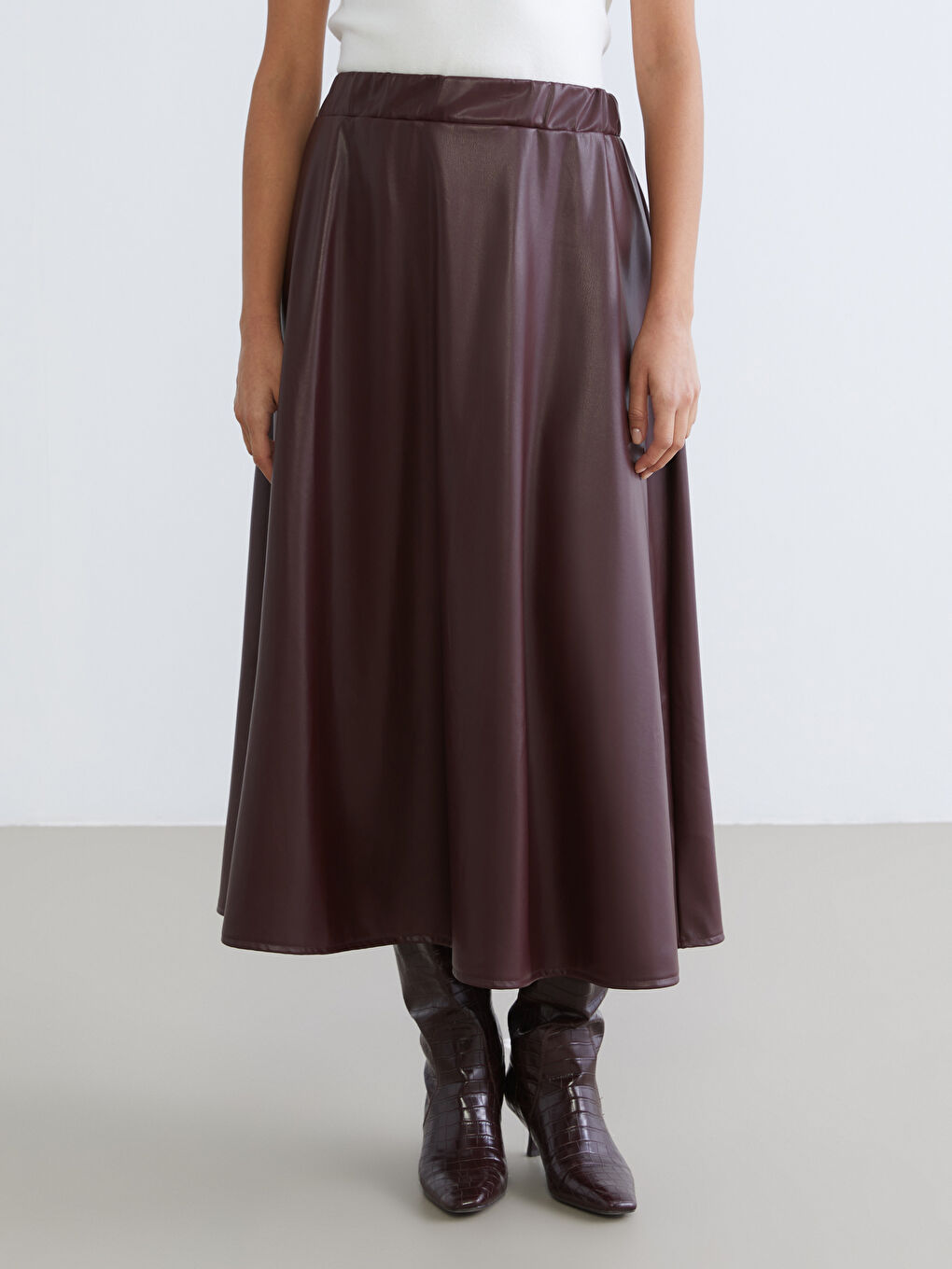 Bordo Beli Lastikli Deri Görünümlü Kloş Etek-2