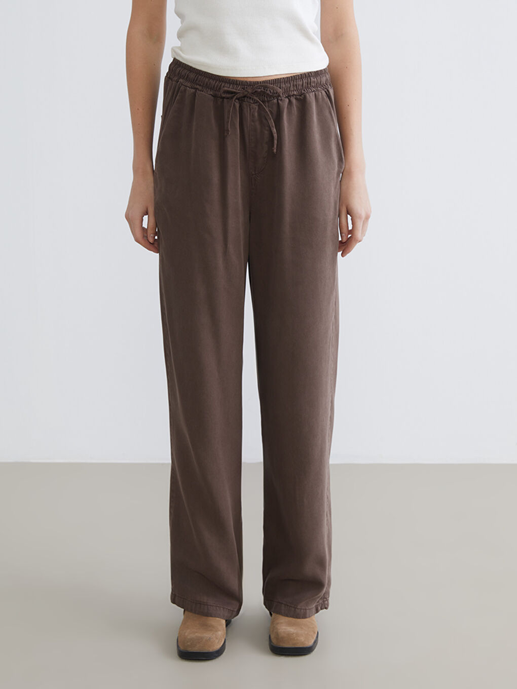 Kahverengi Beli Lastikli Geniş Paça Kadın Pantolon-1