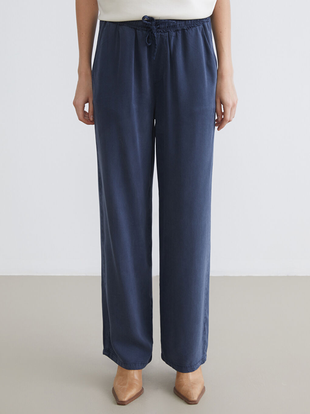 Lacivert Beli Lastikli Geniş Paça Kadın Pantolon-1
