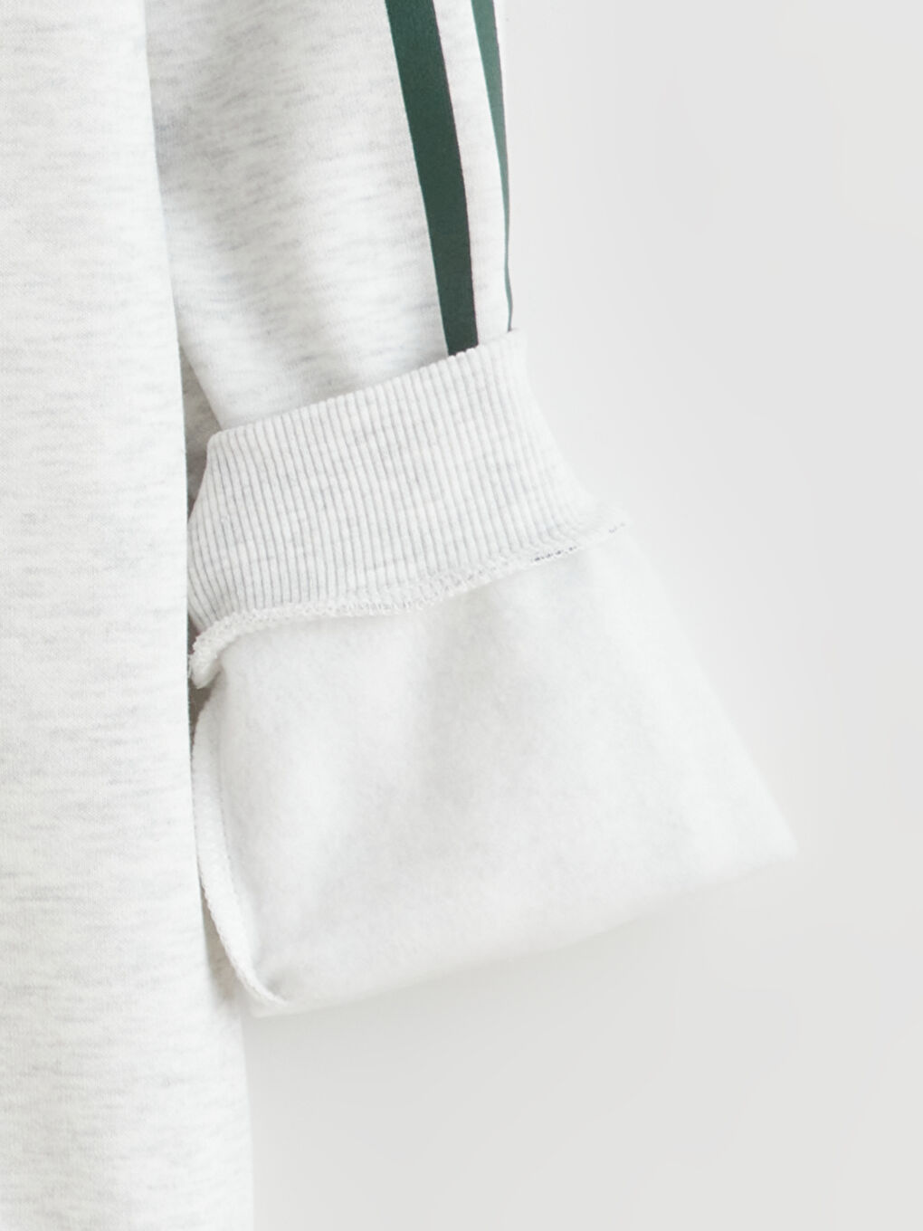 سويتشيرت بكول مدور و سروال رياضي أولاد-3