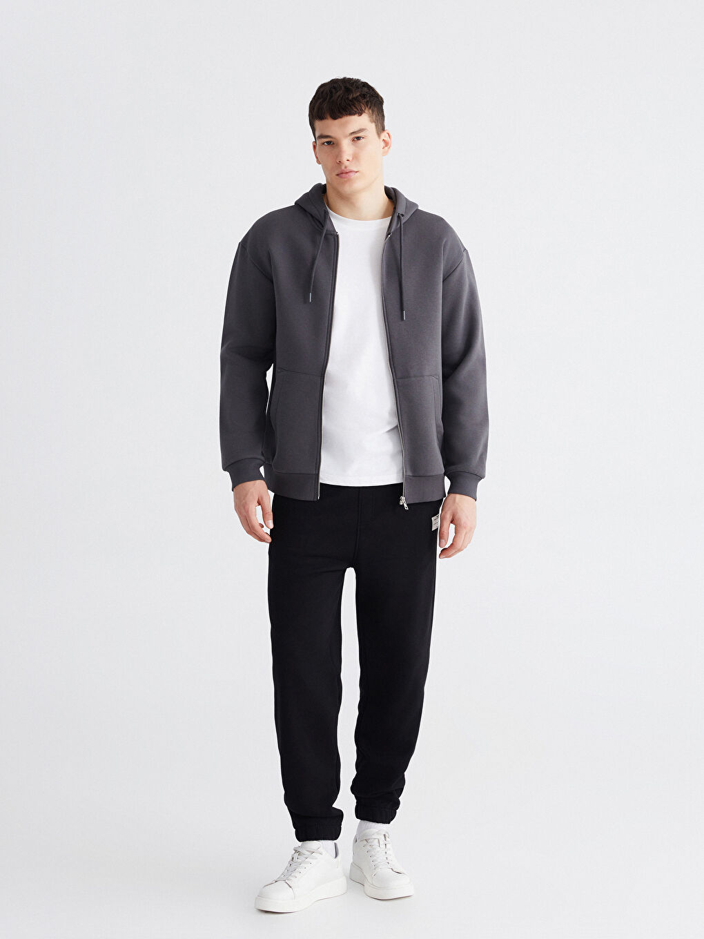 سويت شيرت رجالي بقبّ و سحاب-1