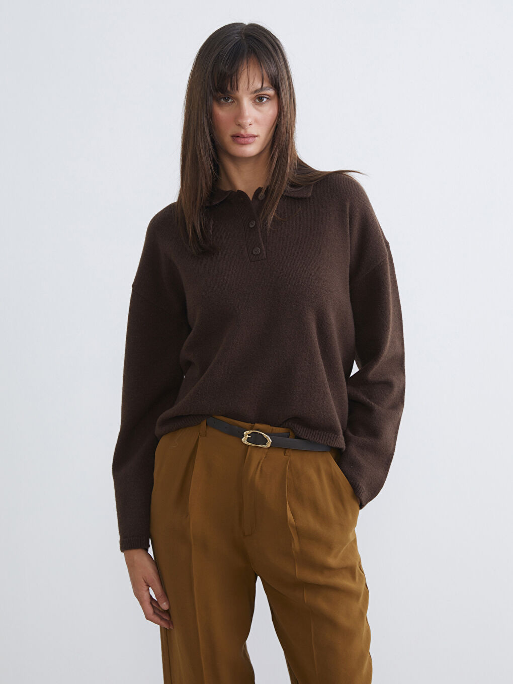 Свитер из трикотажа с воротником поло для женщин