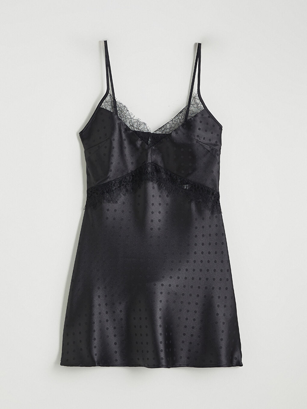 Siyah V Yaka Puantiyeli Saten Kadın Gecelik-4