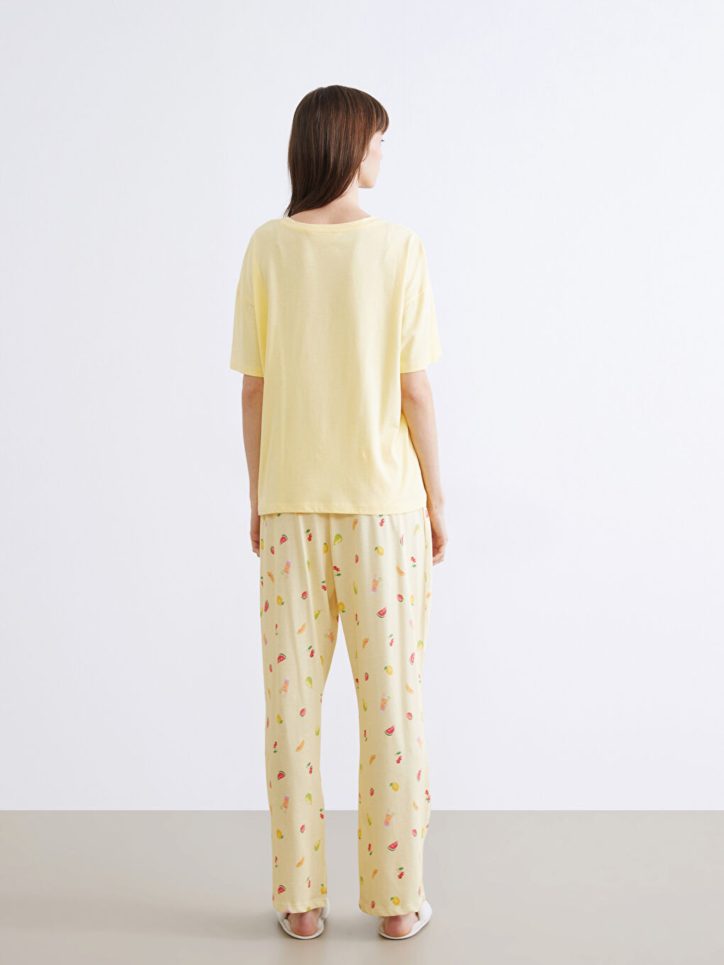 Ekru Bisiklet Yaka Baskılı Kadın Pijama Takımı-3