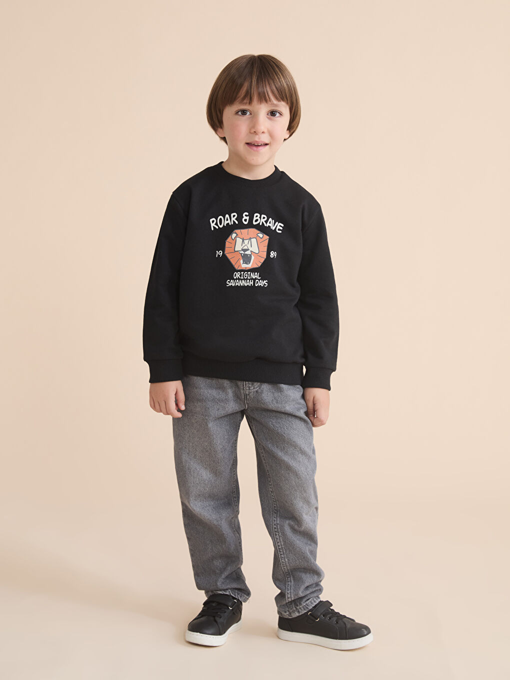 Siyah Aslan Baskılı Erkek Çocuk Sweatshirt-1