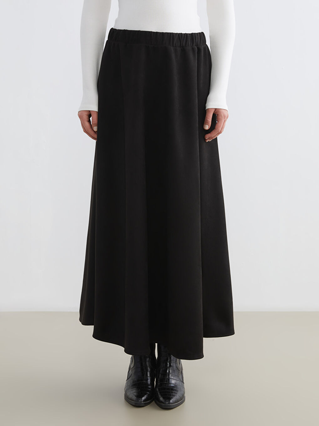 Siyah Beli Lastikli Kloş Etek-1