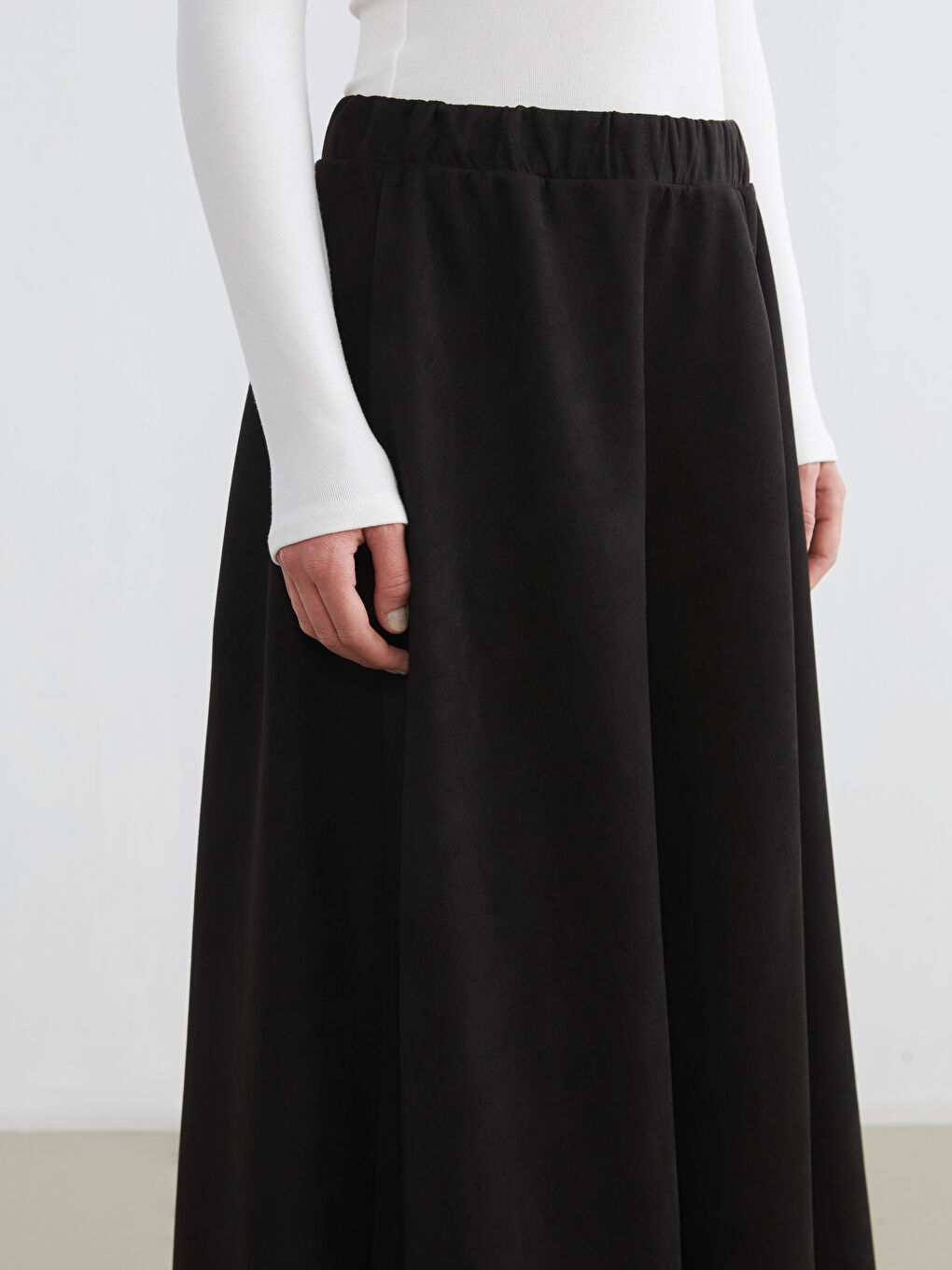 Siyah Beli Lastikli Kloş Etek-2