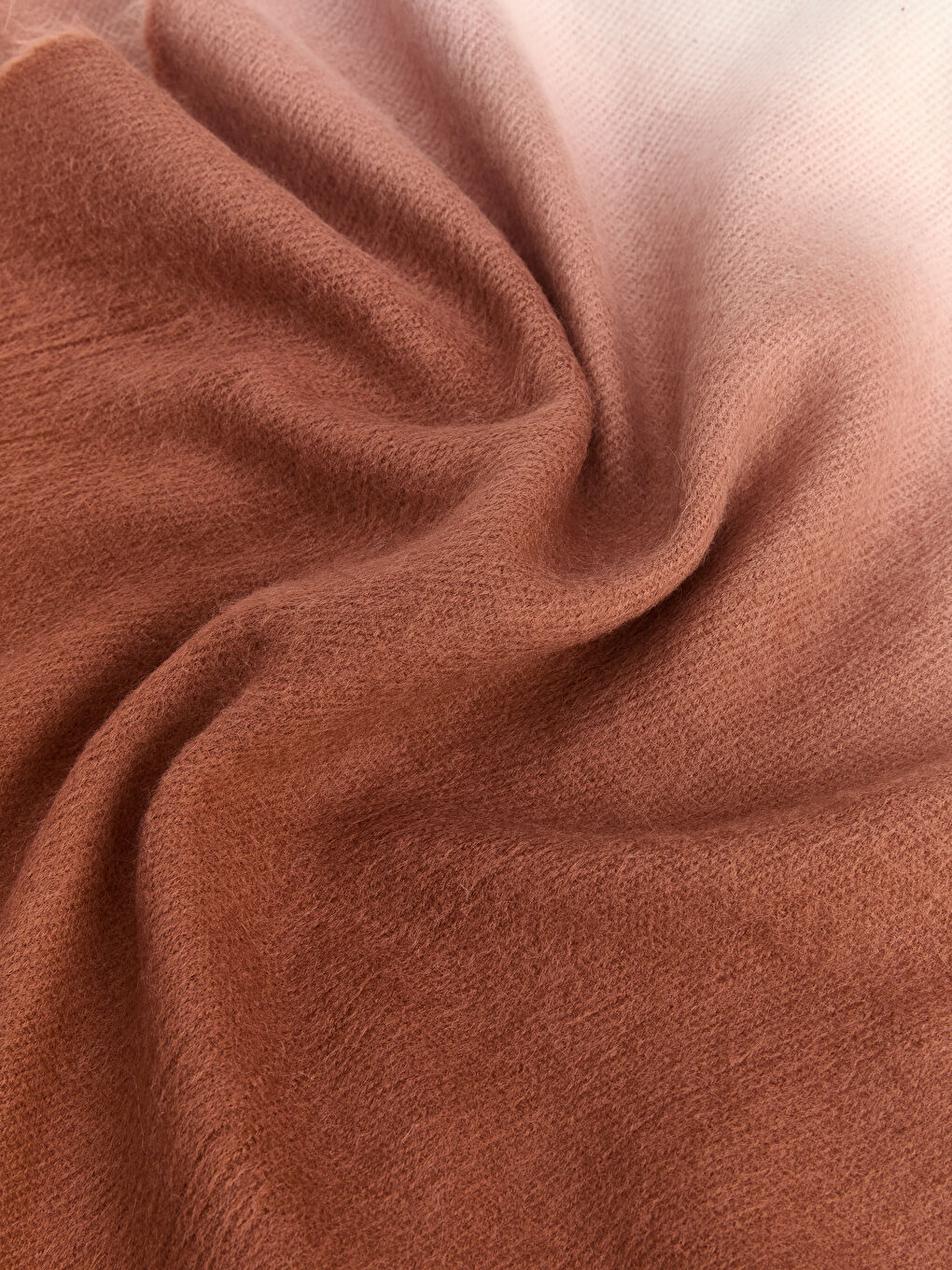 Kahverengi Püsküllü Kadın Atkı-2