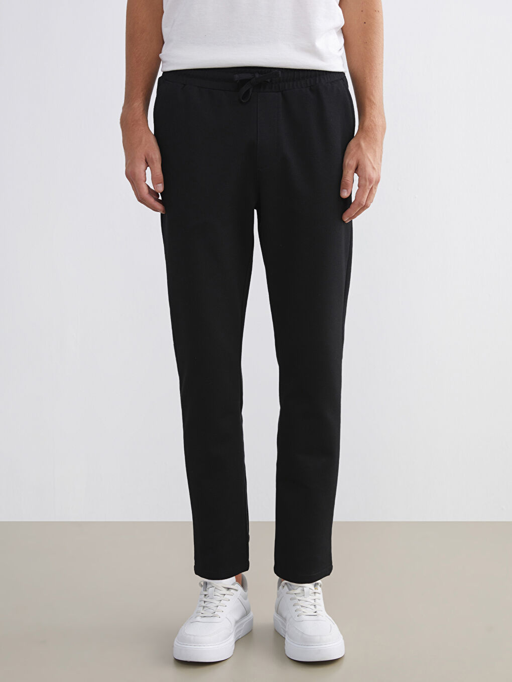 Siyah Standart Kalıp Erkek Pantolon-1