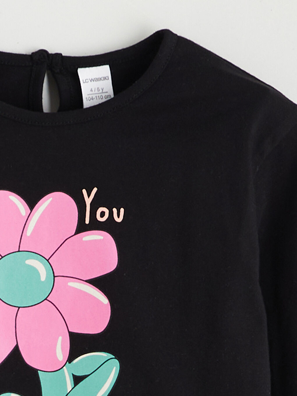 Siyah Bisiklet Yaka Çiçekli Kız Çocuk Tişört-3