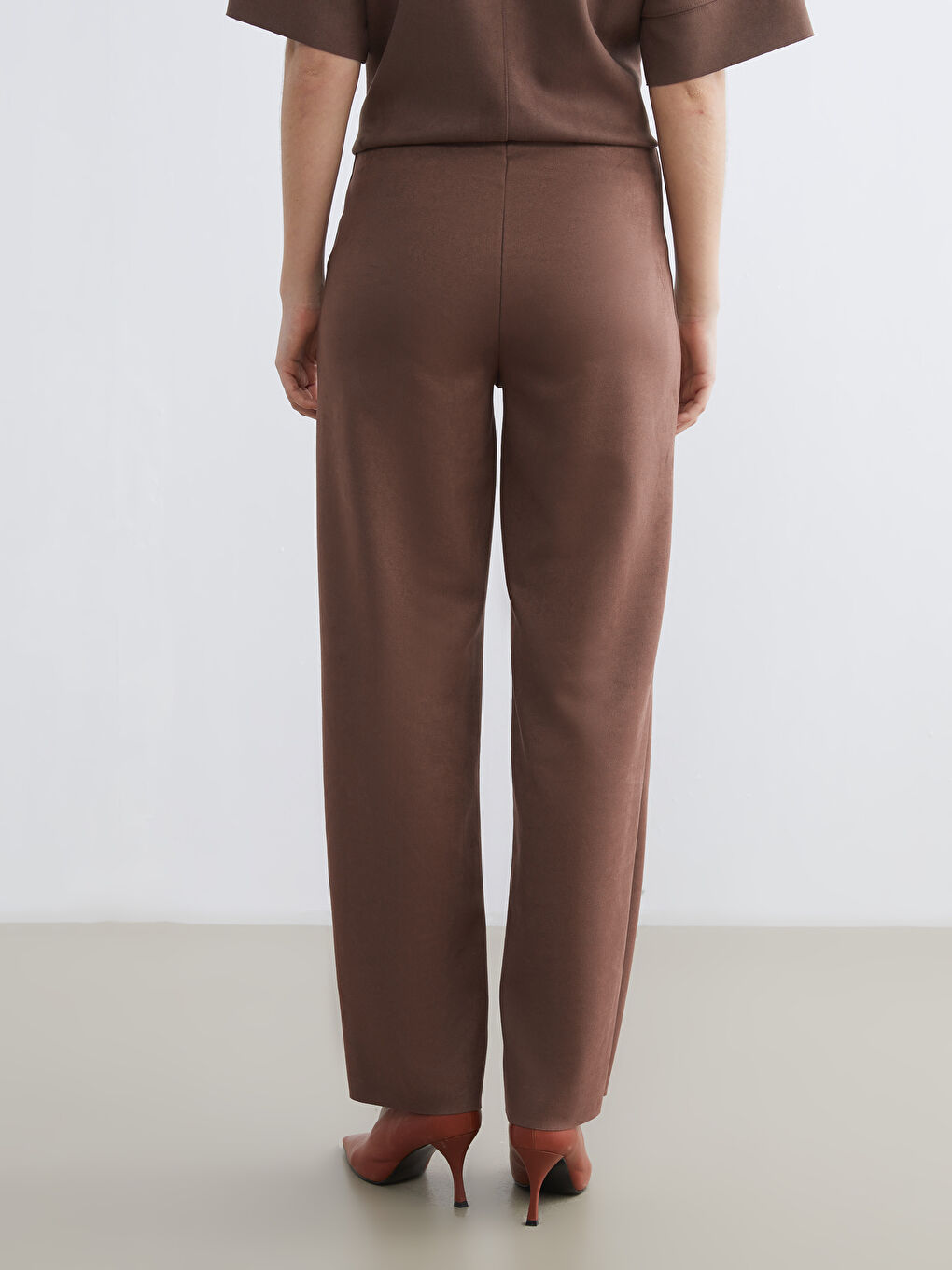 Kahverengi Dar Fit Kadın Süet Görünümlü Pantolon-3