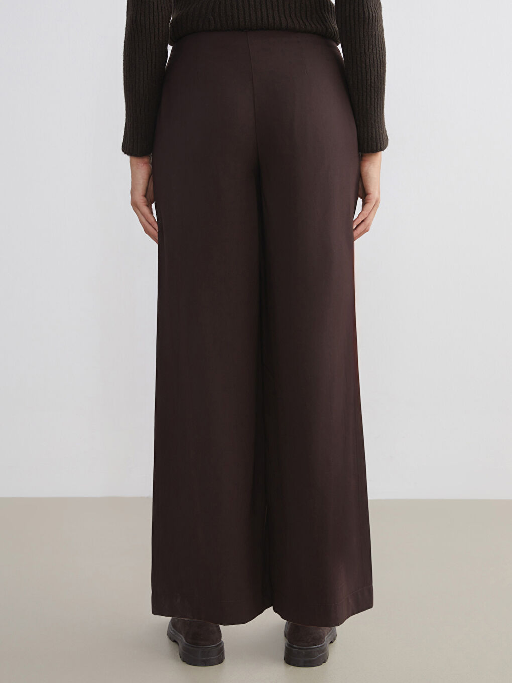 Kahverengi Standart Fit Geniş Paça Kadın Pantolon-3