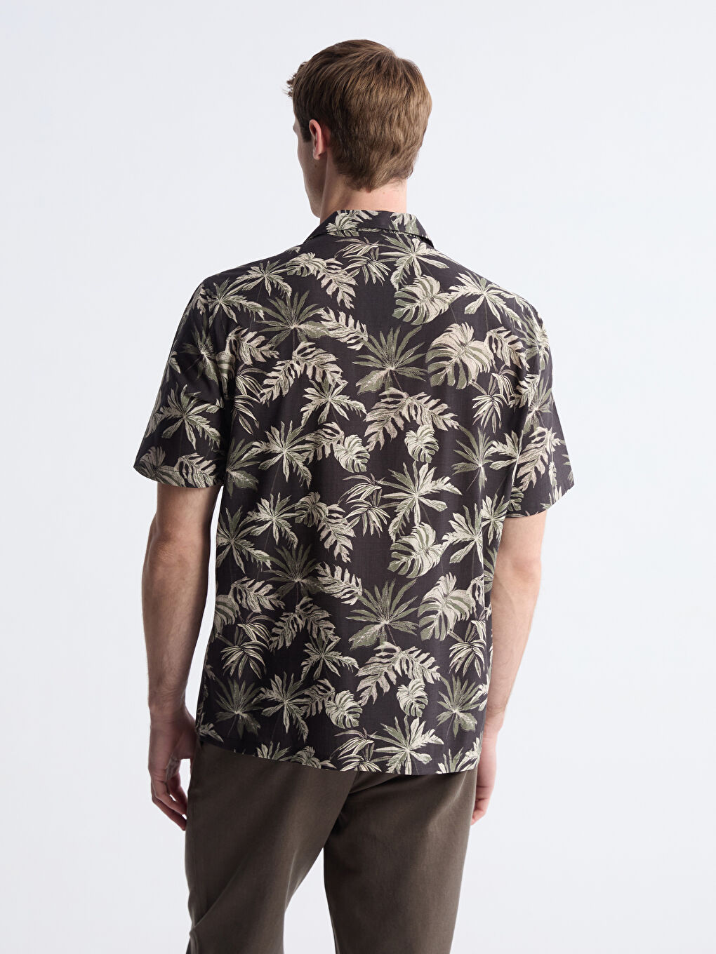 Kahverengi Regular Fit Resort Yaka Kısa Kollu Desenli Poplin Erkek Gömlek-3