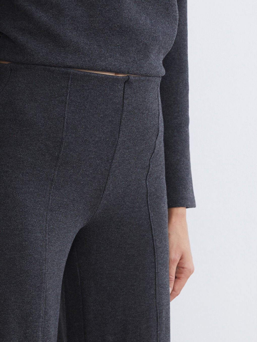 Antrasit Beli Lastikli Geniş Paça Kadın Eşofman Altı-2