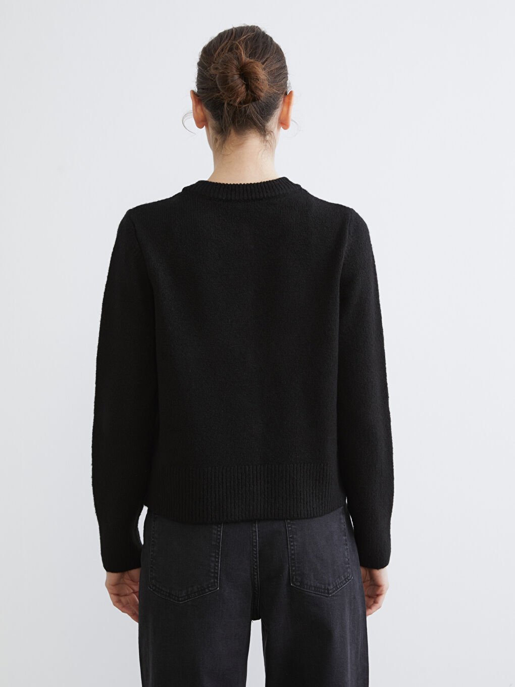 Siyah Bisiklet Yaka Fiyonk Düğmeli Kadın Triko Hırka-3