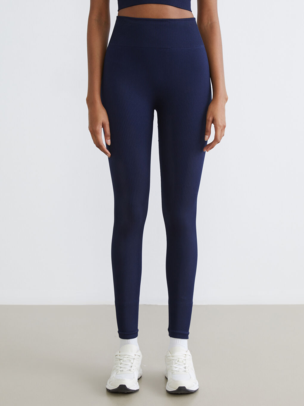 Woman NAVY Sports Leggings-1