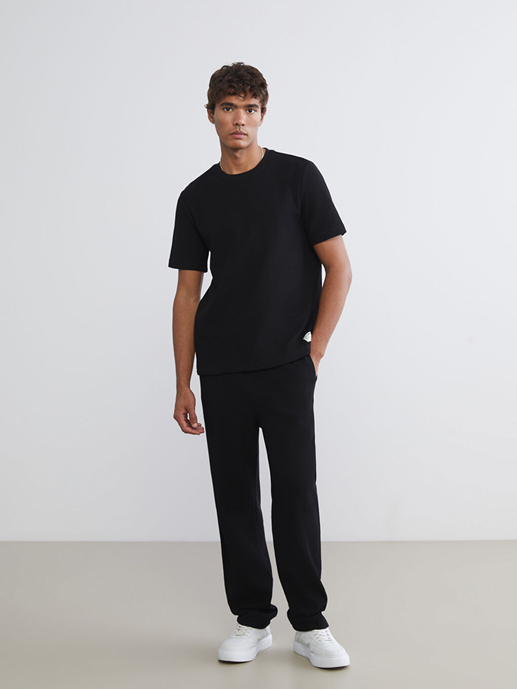 Siyah Bisiklet Yaka Erkek Tişört-1