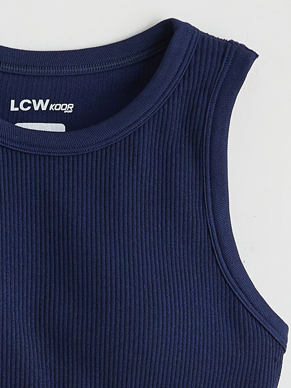 قميص رياضي بدون أكمام قصير بياقة دائرية للسيدات-5