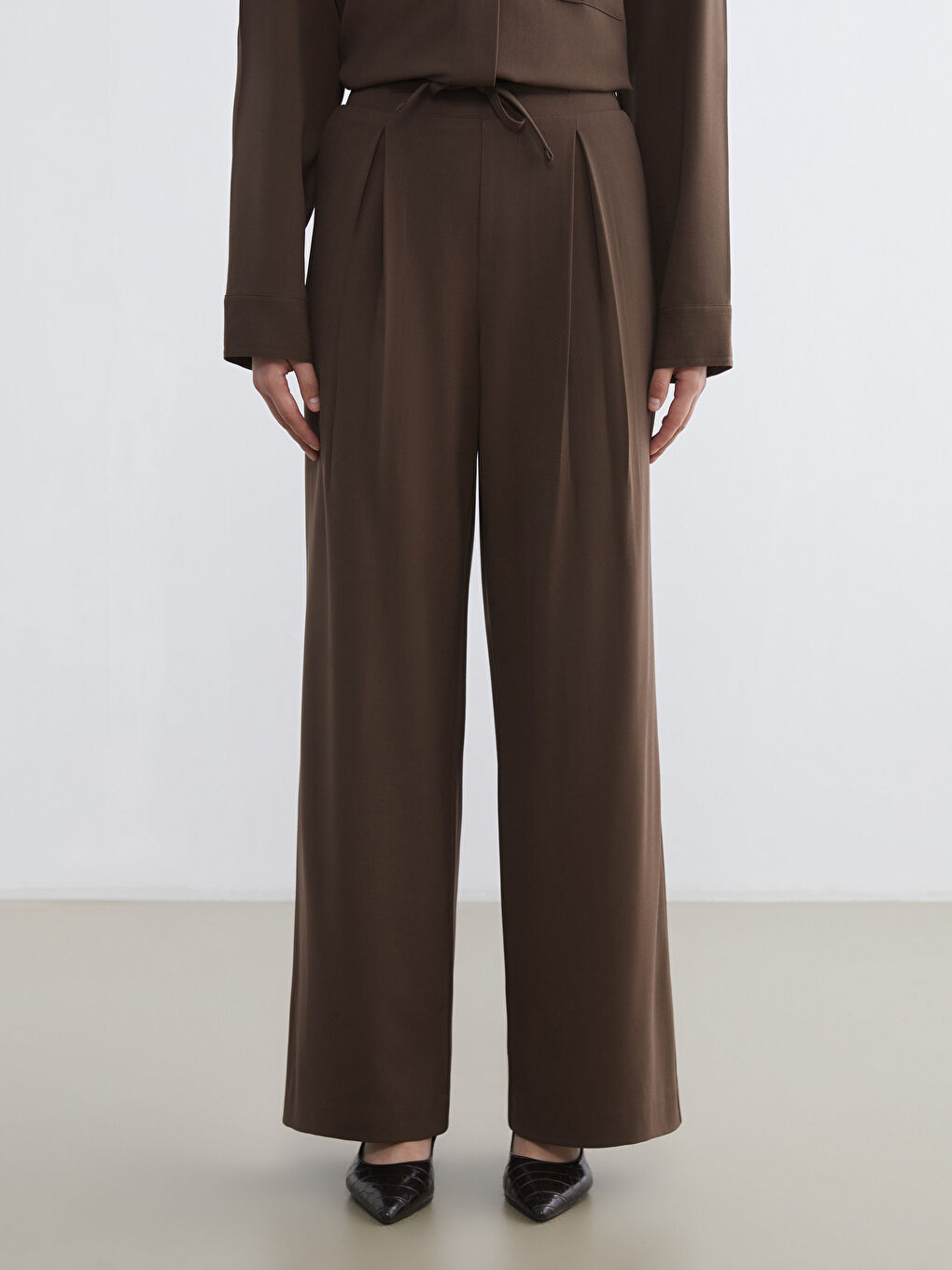 Elasticated Waist Women's Pleated Trousers-1