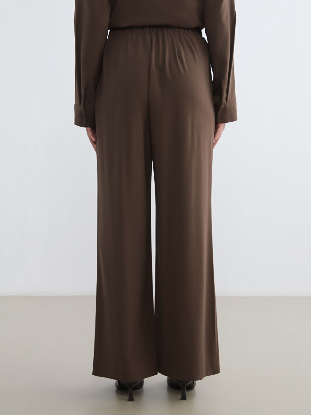 Elasticated Waist Women's Pleated Trousers-3