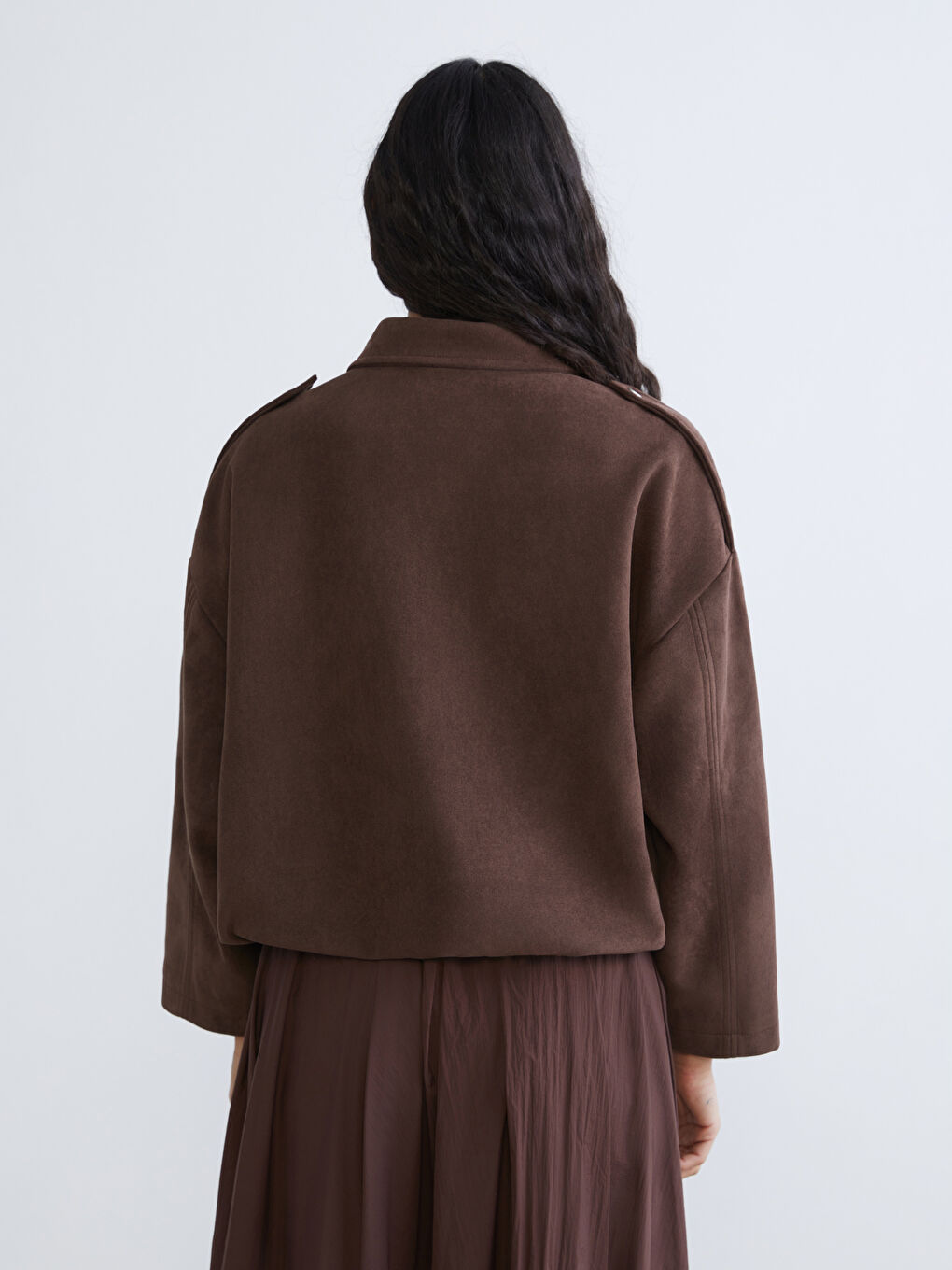 Kahverengi Gömlek Yaka Kadın Süet Görünümlü Ceket-4