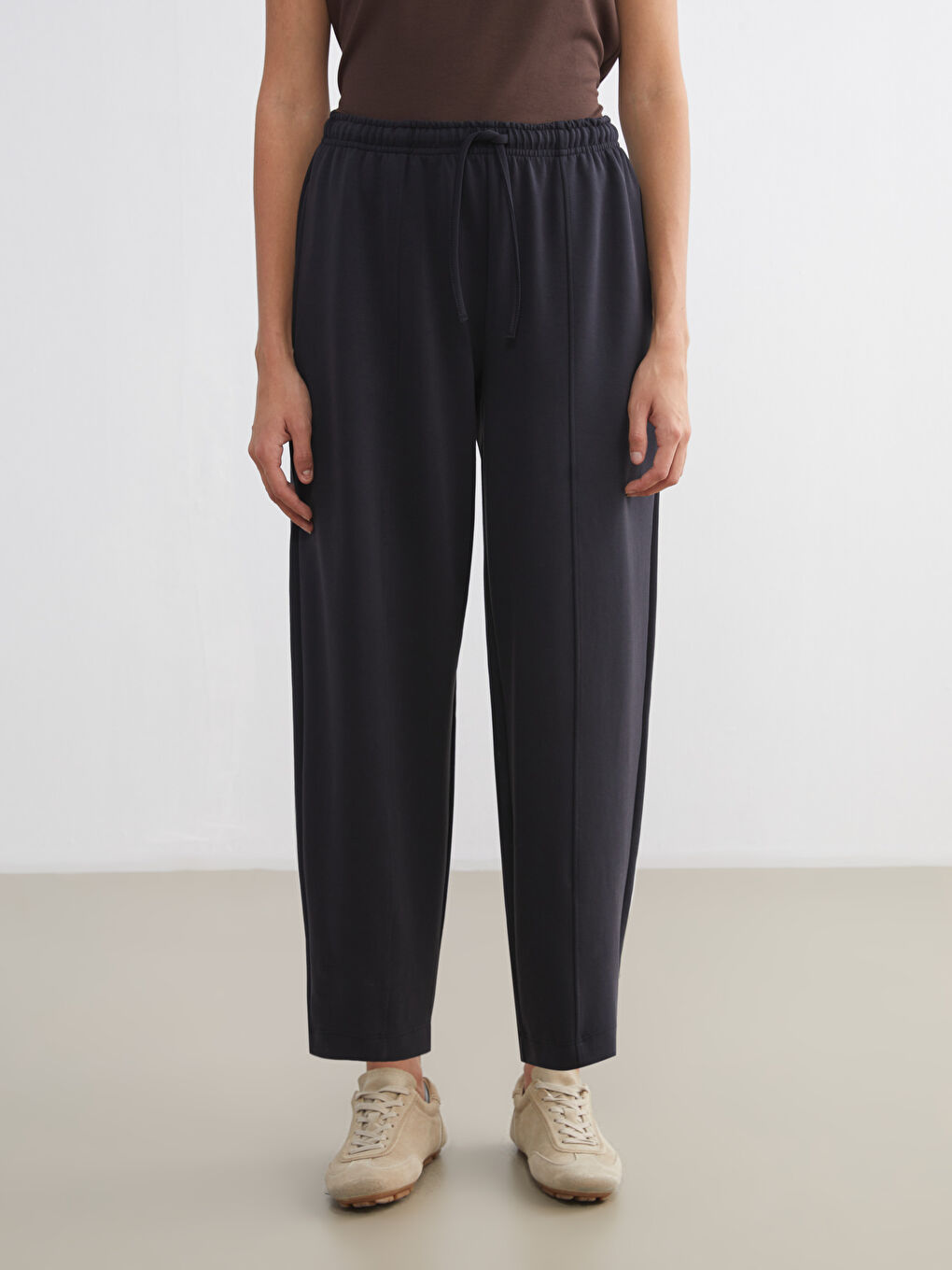 Siyah Beli Lastikli Kadın Eşofman Altı-1