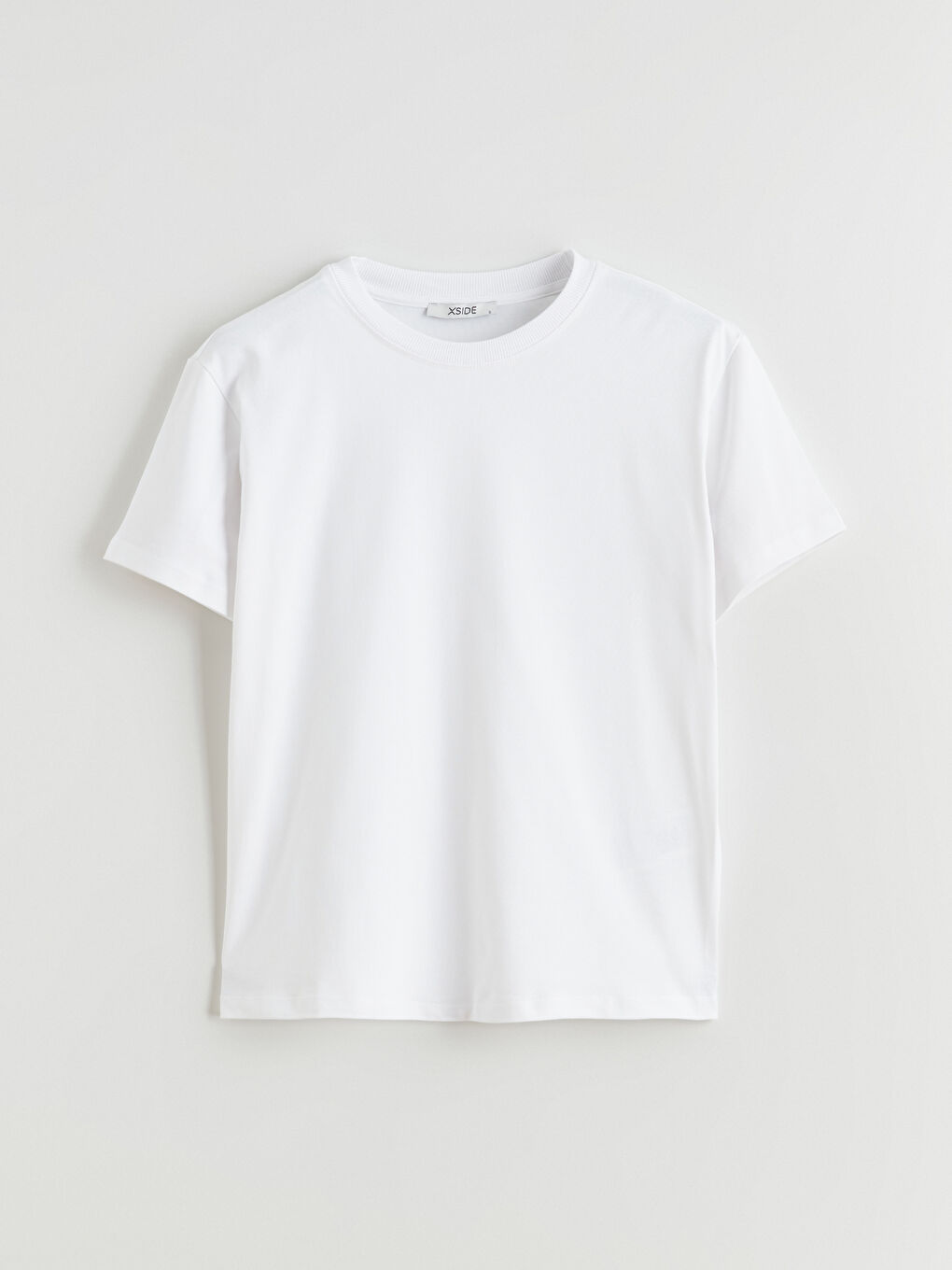 Beyaz Bisiklet Yaka Kadın Tişört-4