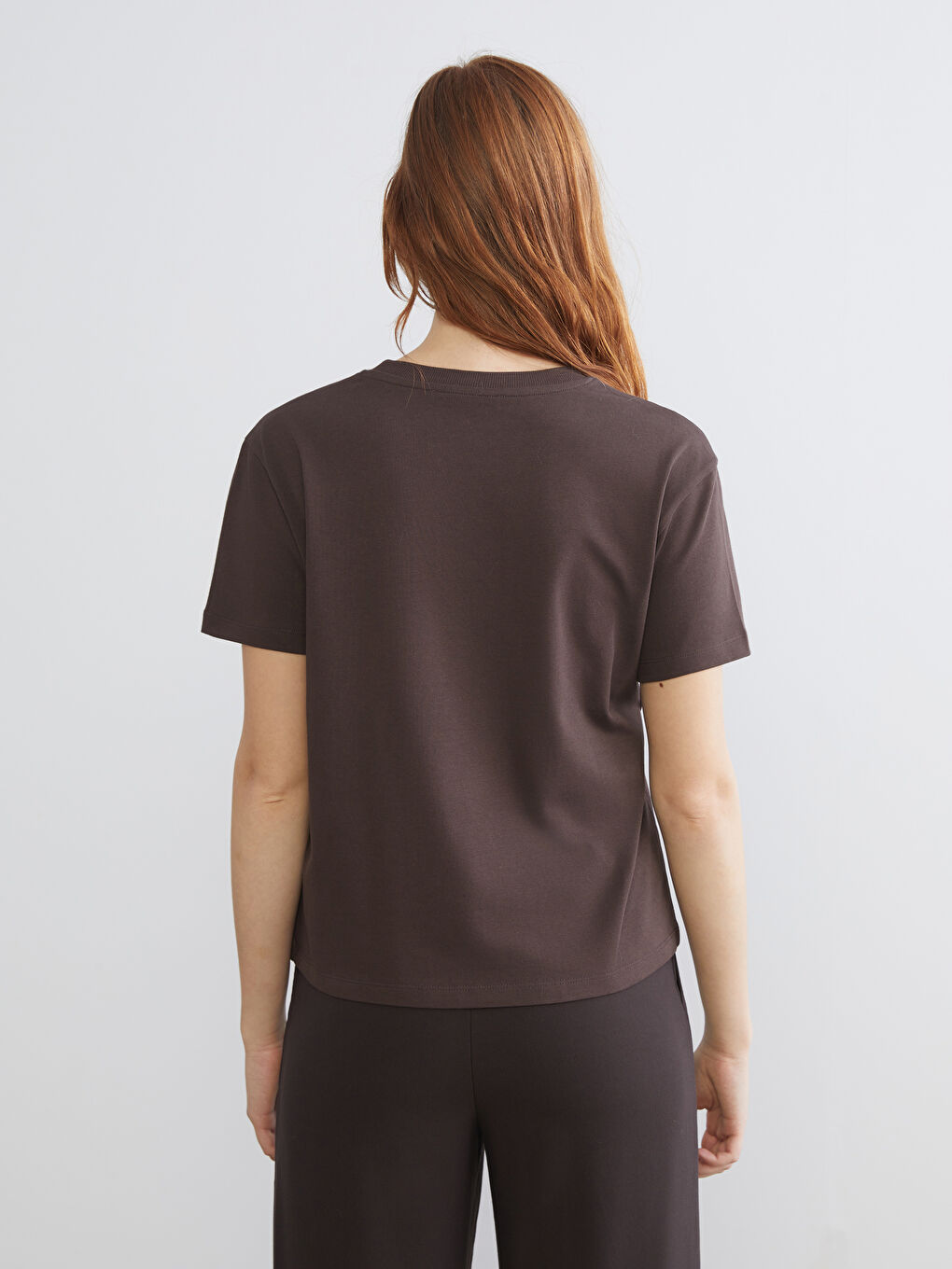 Kahverengi Bisiklet Yaka Kadın Tişört-3