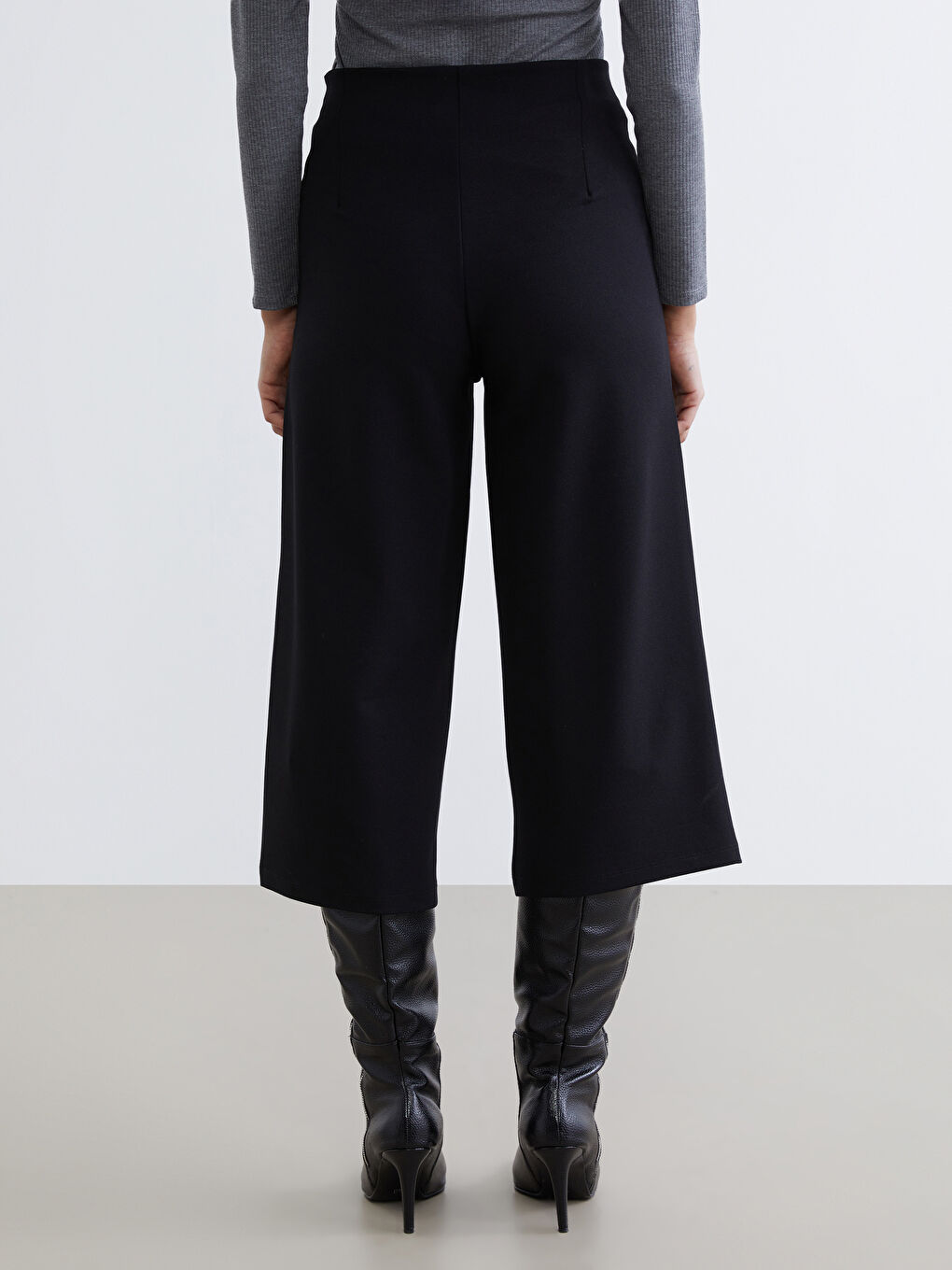 Siyah Beli Fermuarlı Geniş Paça Kadın Pantolon-3