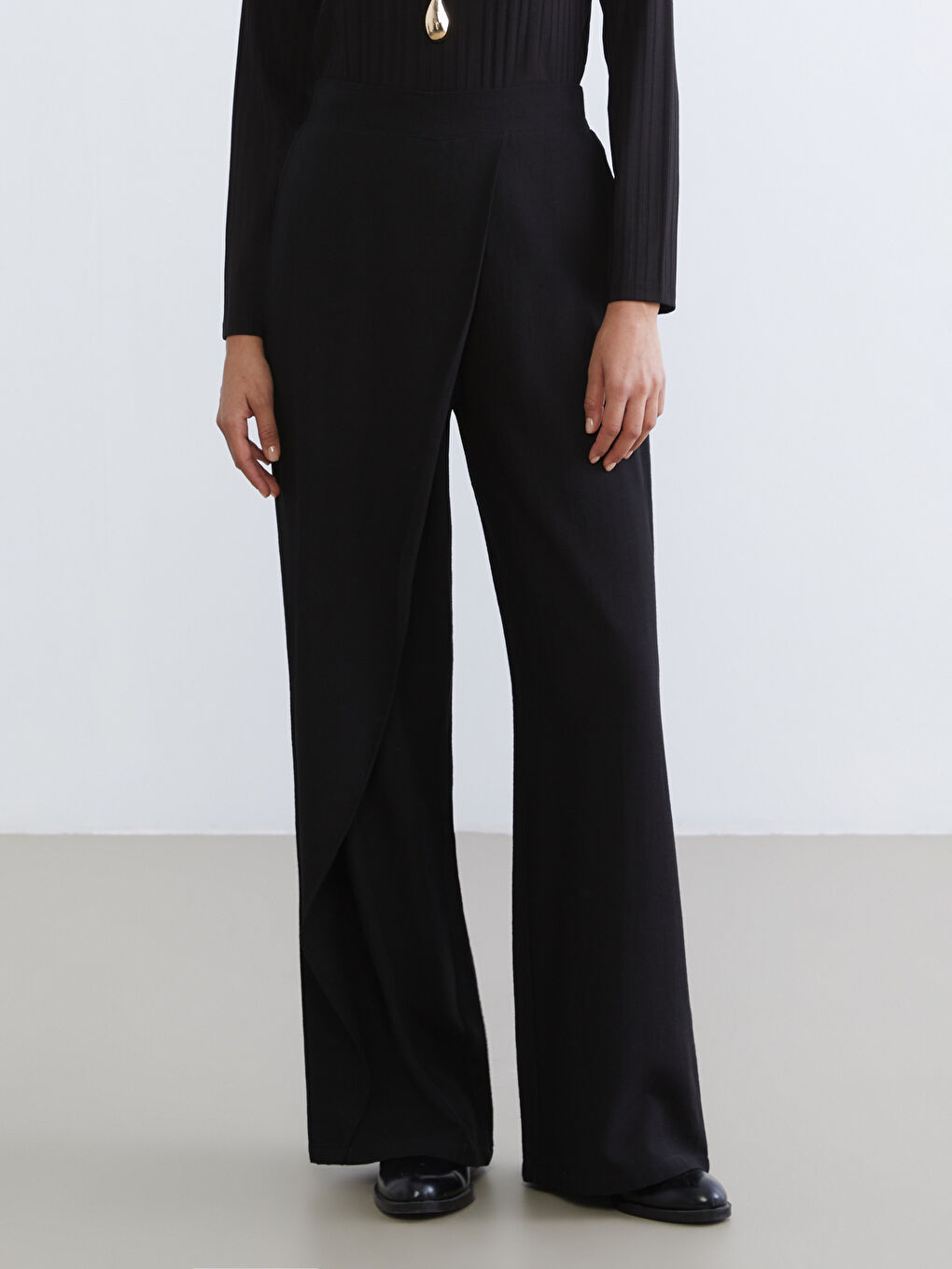 Siyah Loose Fit Geniş Paça Kadın Pantolon-2