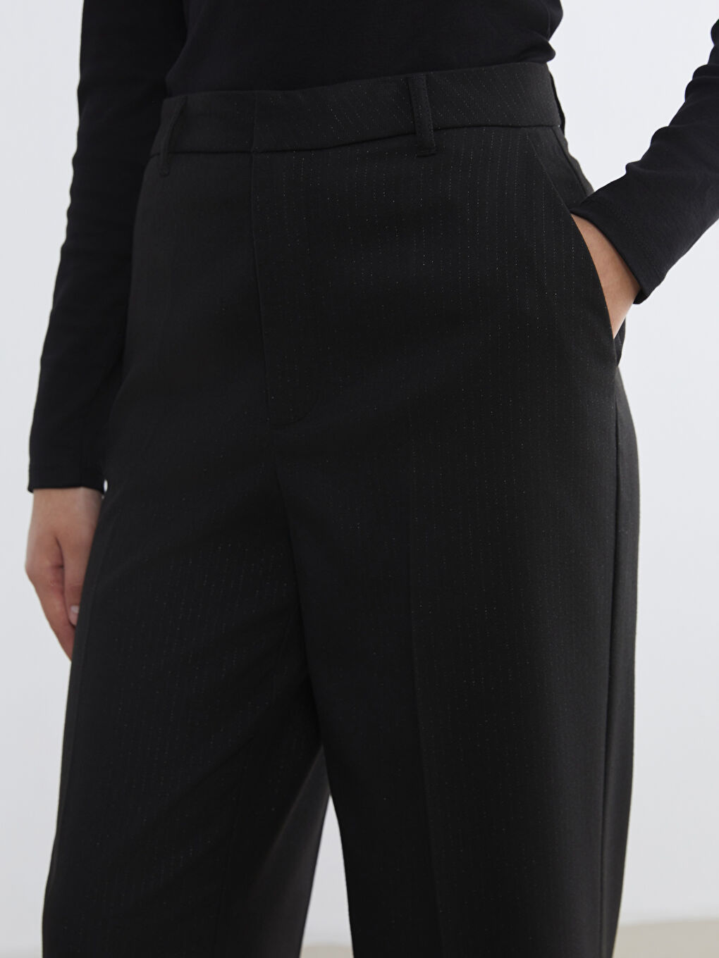 Siyah Standart Fit Çizgili Kadın Pantolon-2