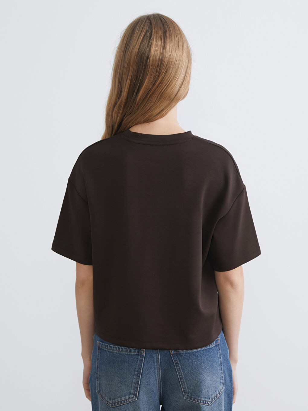 Kahverengi Bisiklet Yaka Oversize Kadın Tişört-3