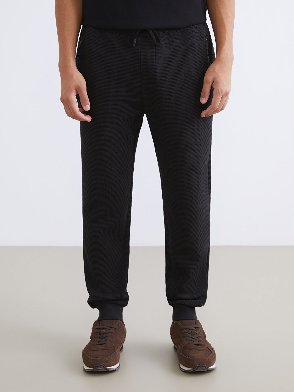 Siyah Standart Kalıp Erkek Jogger Eşofman Altı-1