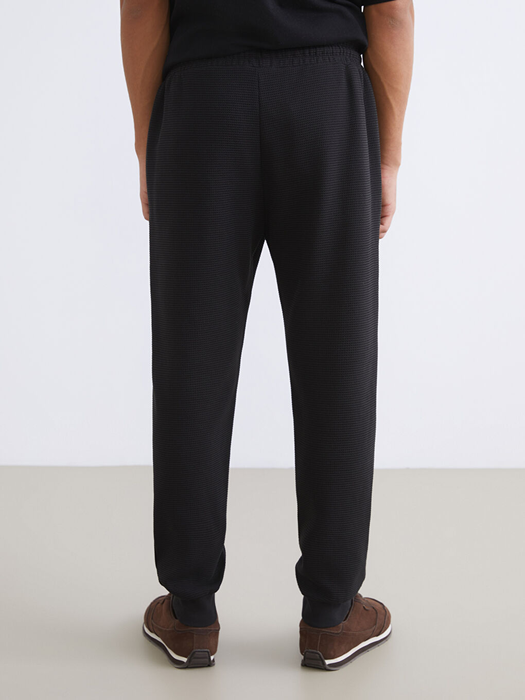 Siyah Standart Kalıp Erkek Jogger Eşofman Altı-3