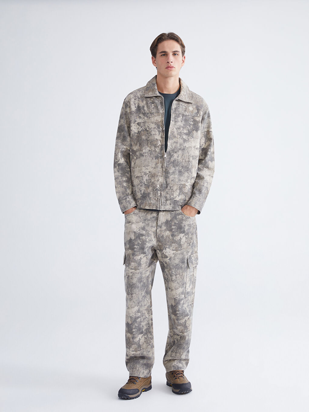 Gri Rahat Kalıp Uzun Kollu Gabardin Erkek Gömlek Ceket-1