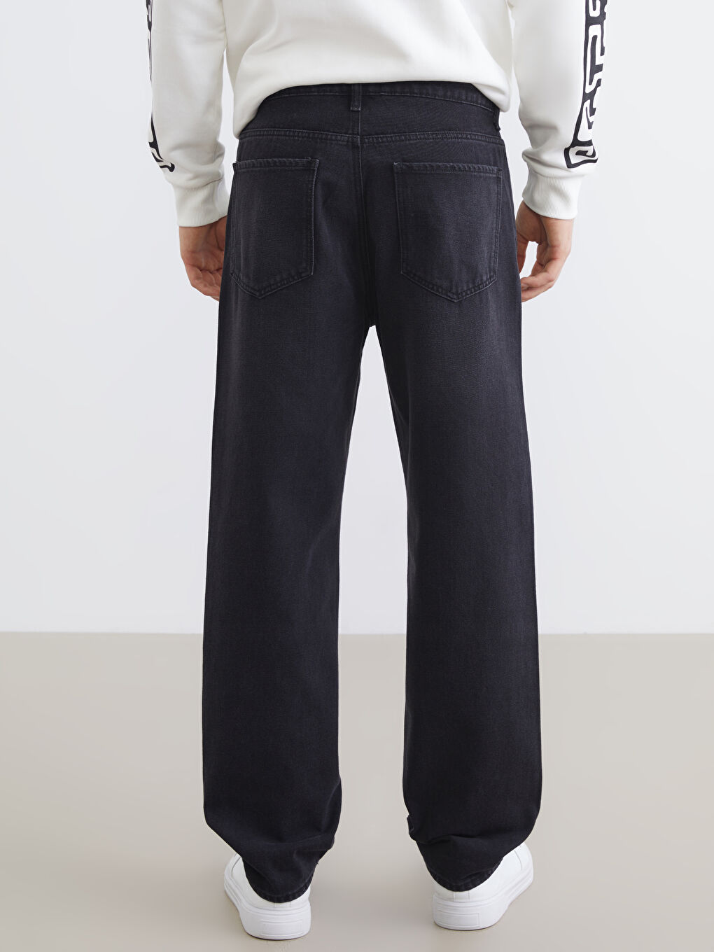 جينز واسع للرجال-3