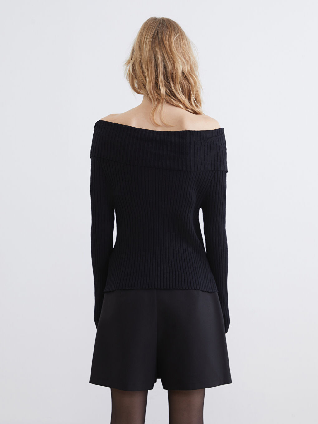 Siyah Kayık Yaka Kadın Triko Kazak-3