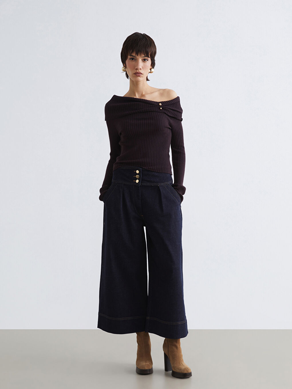 Kahverengi Kayık Yaka Kadın Triko Kazak-1