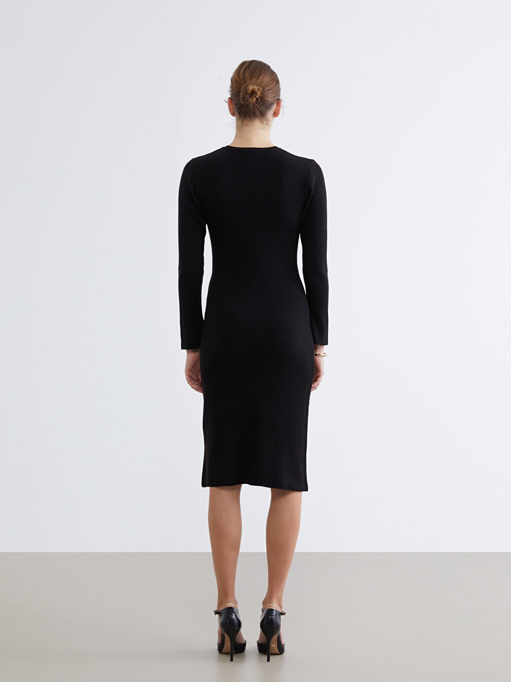 Crew Neck Knit Dress-3