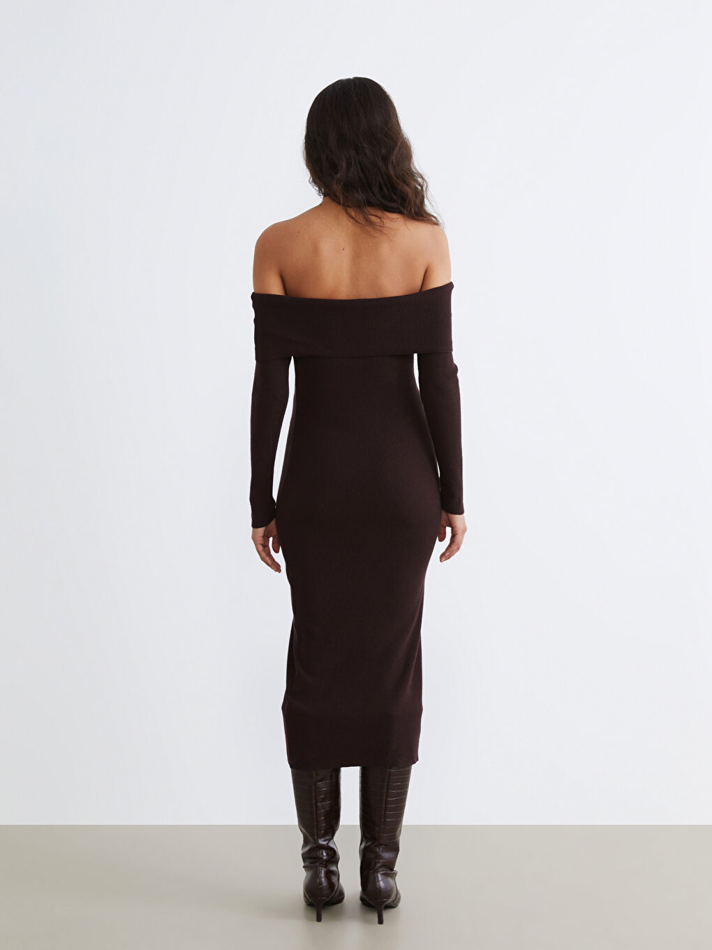 Kahverengi Kayık Yaka Triko Elbise-3