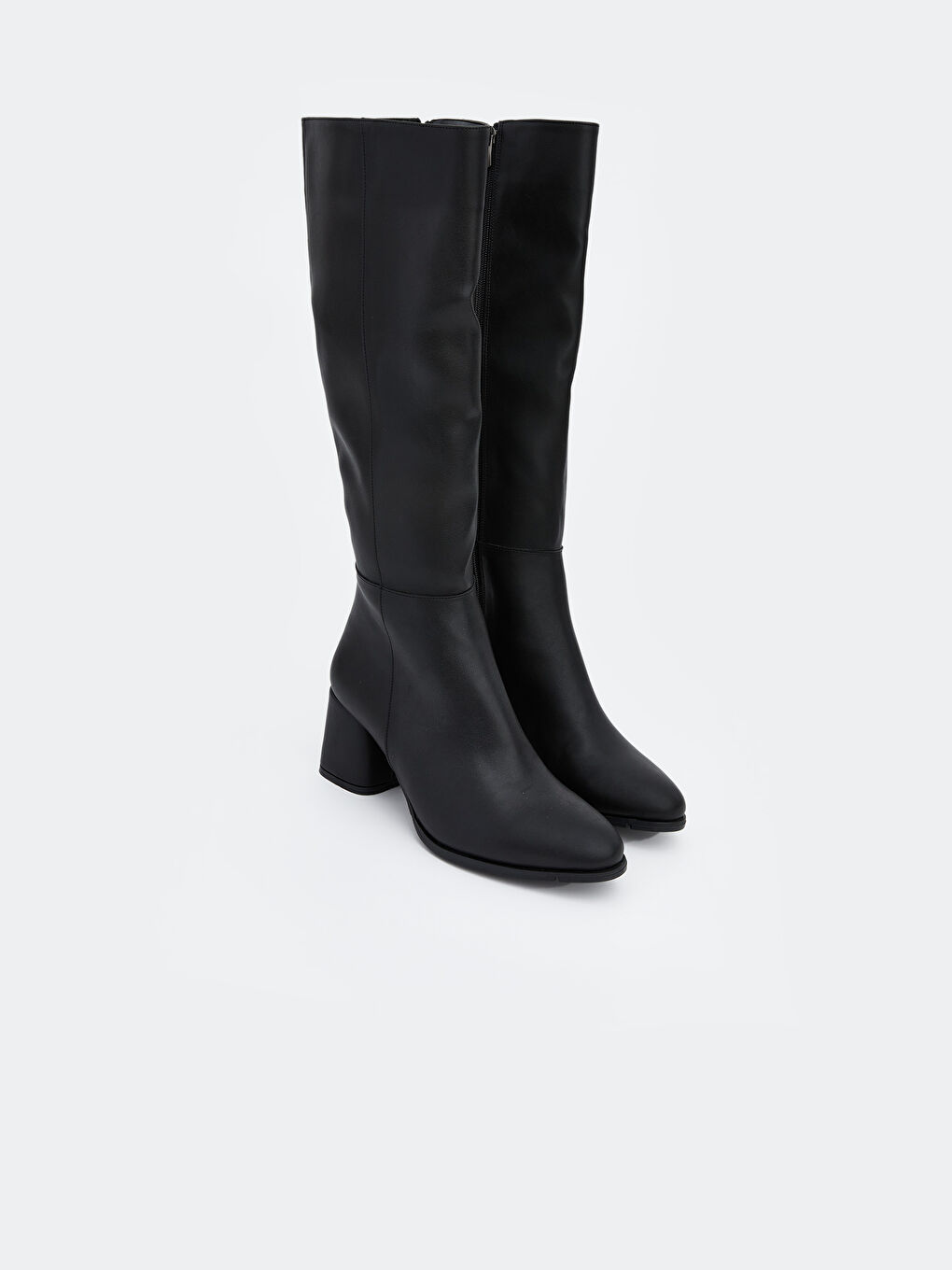 Siyah Deri Görünümlü Kadın Çizme