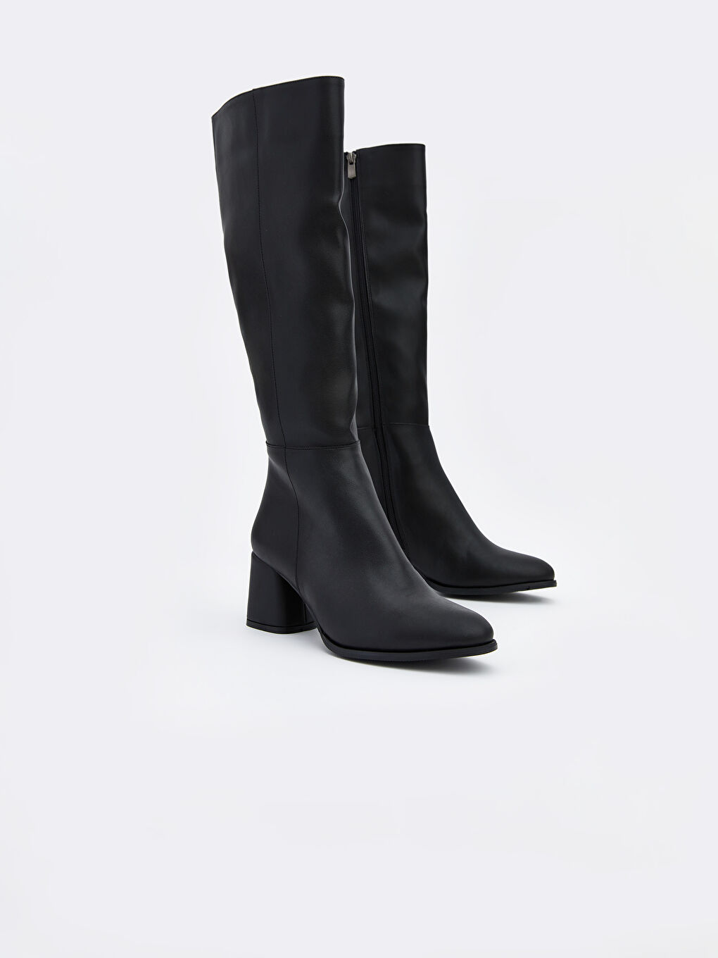 Siyah Deri Görünümlü Kadın Çizme-1