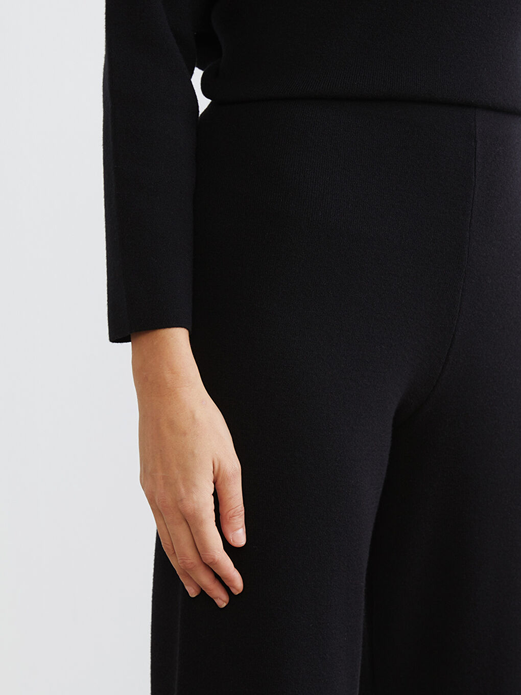 Siyah Beli Lastikli Geniş Paça Kadın Triko Pantolon-2