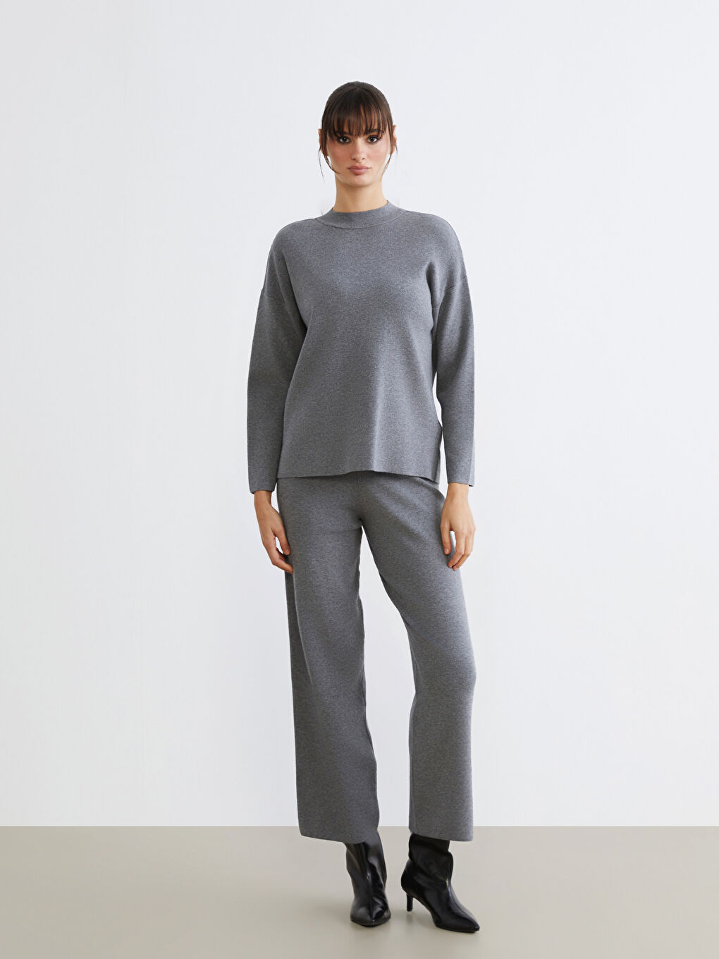 Antrasit Beli Lastikli Geniş Paça Kadın Triko Pantolon