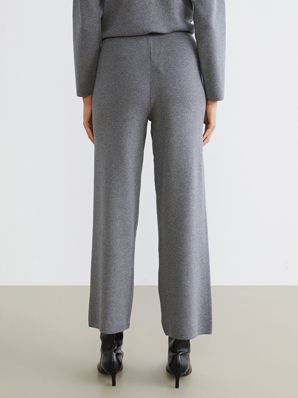 Antrasit Beli Lastikli Geniş Paça Kadın Triko Pantolon-3