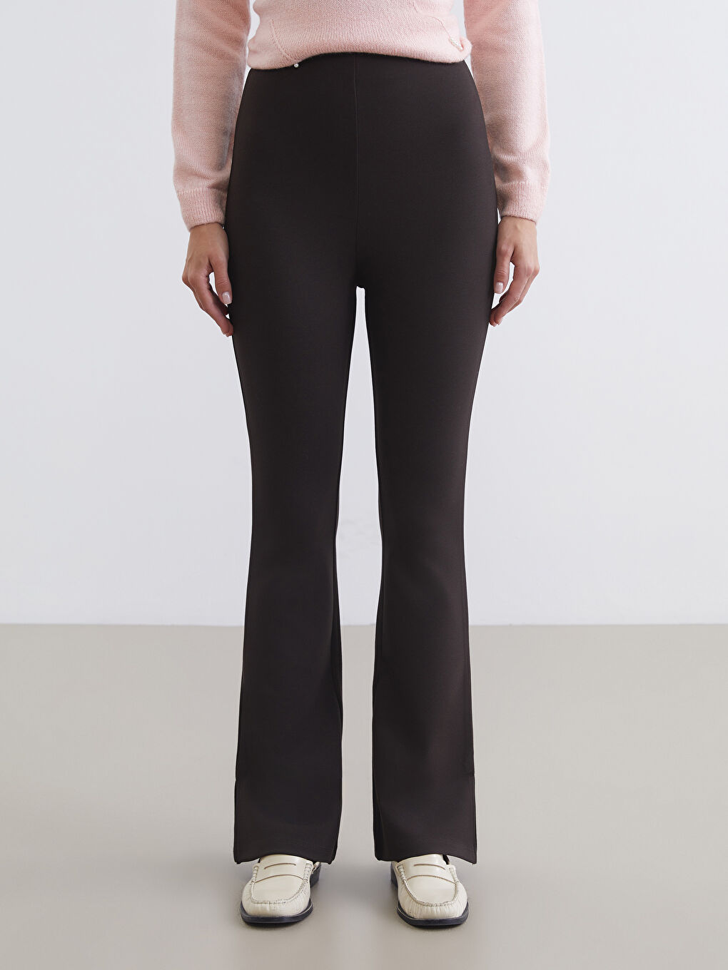 Kahverengi Beli Lastikli İspanyol Paça Kadın Pantolon-1